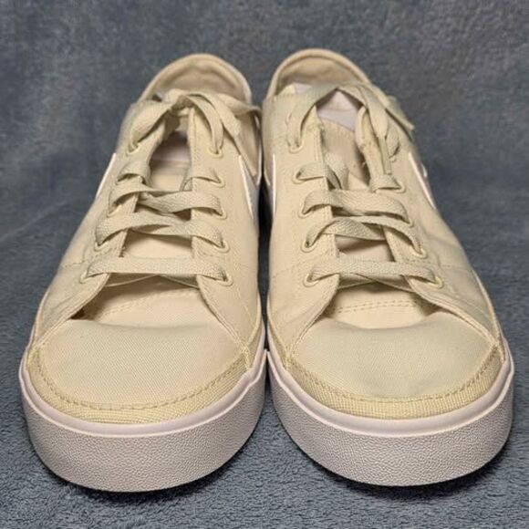 Athletic_Shoes